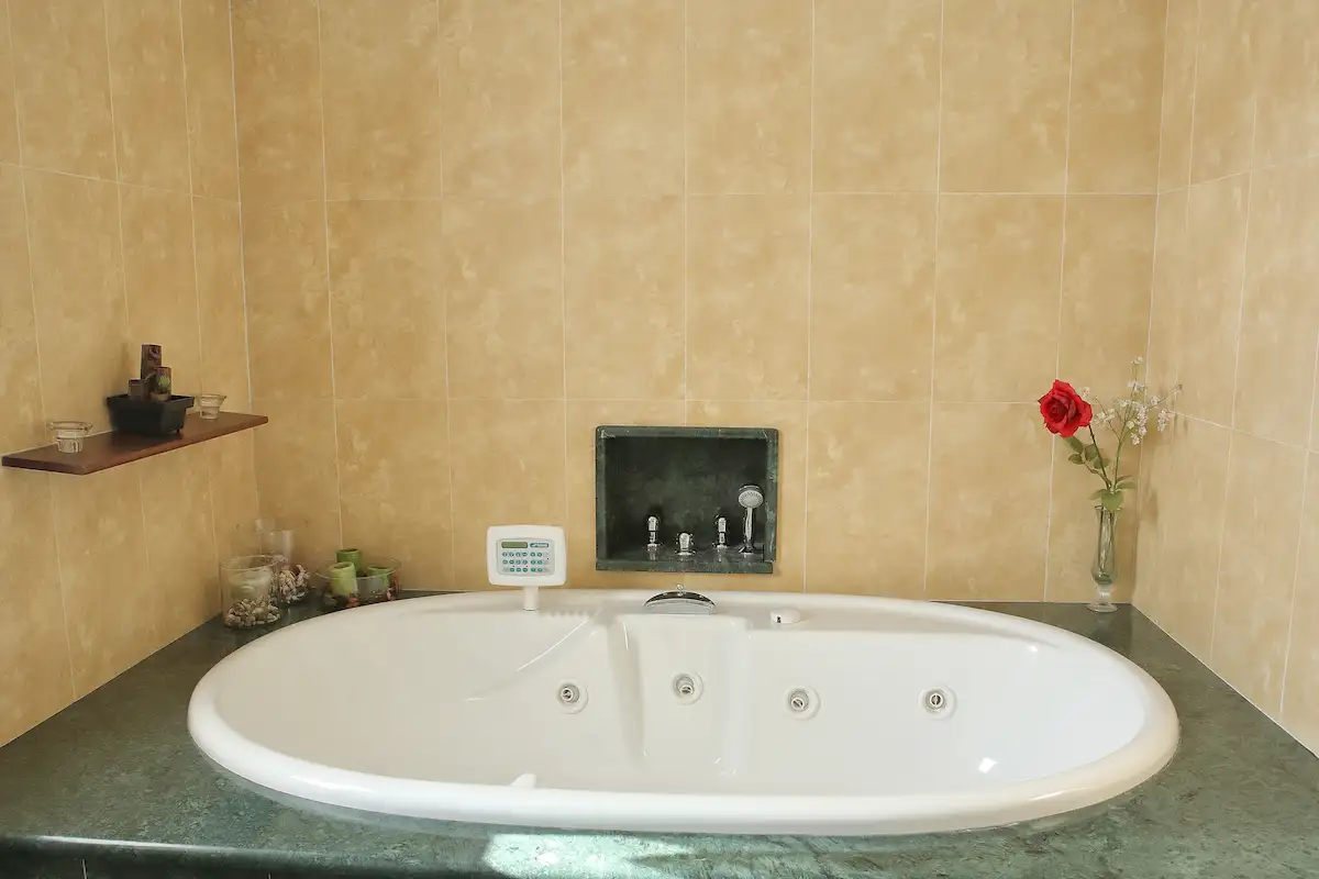 Bathroom1a